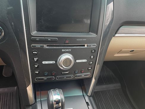 Used 2017 Ford Explorer Limited image 10