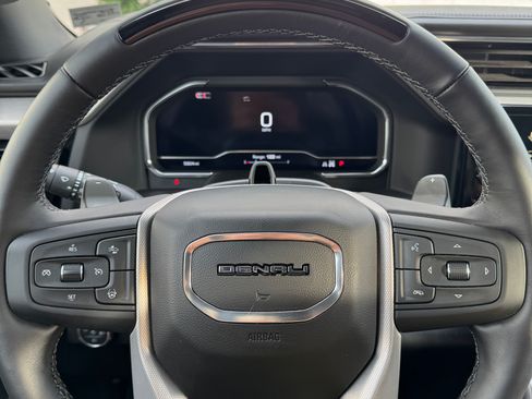 Used 2025 GMC Sierra 1500 Denali image 15