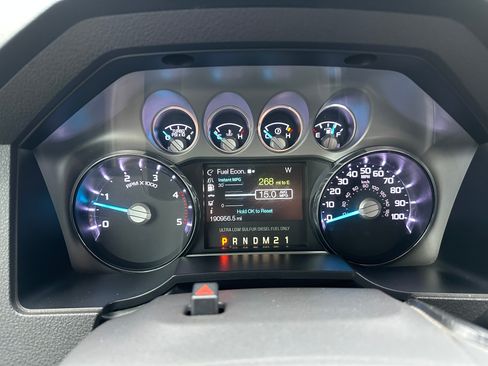 Used 2012 Ford F250 Lariat w/ Lariat Interior Pkg image 8