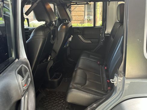 Used 2015 Jeep Wrangler Unlimited Sport w/ Quick Order Package 24S image 27