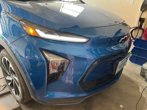 Used 2023 Chevrolet Bolt EUV Premier w/ Sun & Sound Package image 13