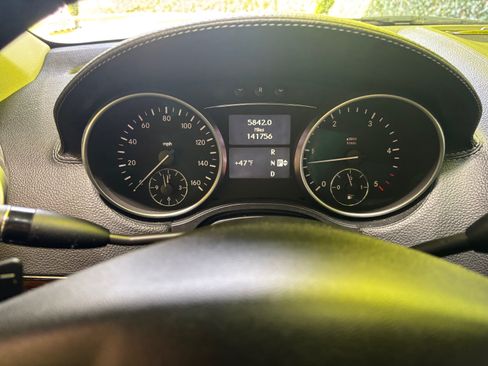 Used 2009 Mercedes-Benz GL 320 BlueTEC 4MATIC image 9