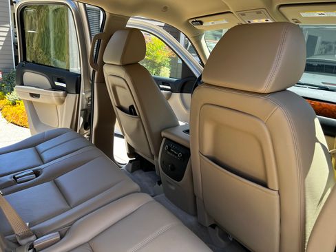 Used 2008 Chevrolet Tahoe LT w/ LT Preferred Equipment Group AWD/4WD image 10