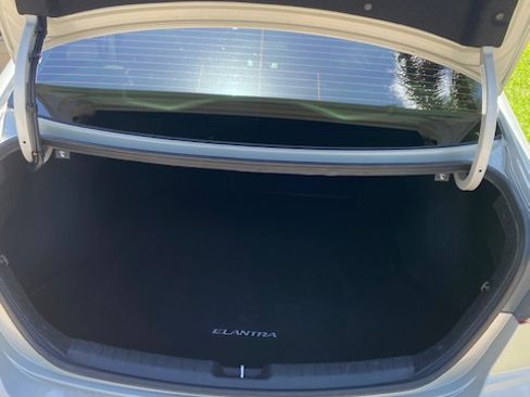 Used 2017 Hyundai Elantra Limited w/ Limited Ultimate Package 05 image 15