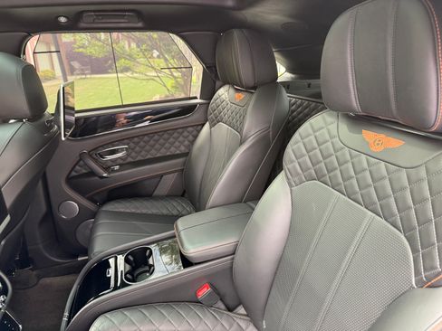 Used 2017 Bentley Bentayga image 15