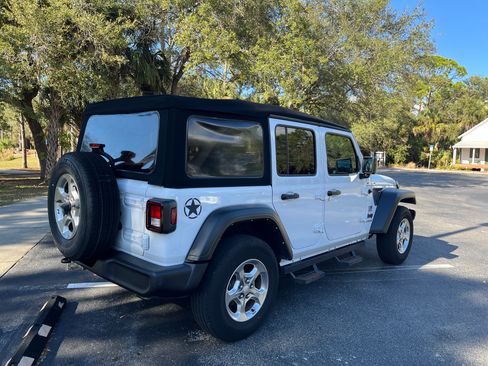 Used 2021 Jeep Wrangler Unlimited Sport AWD/4WD image 6