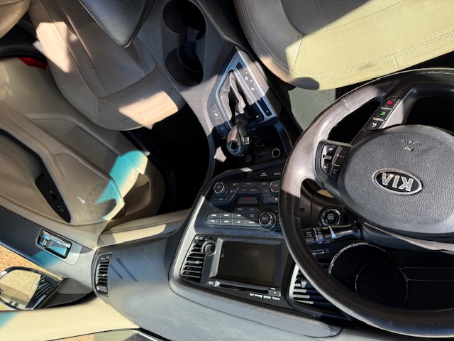 Used 2012 Kia Optima Hybrid w/ Hybrid Premium Technology Pkg FWD image 15