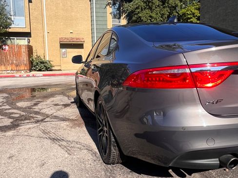 Used 2016 Jaguar XF Prestige RWD image 19