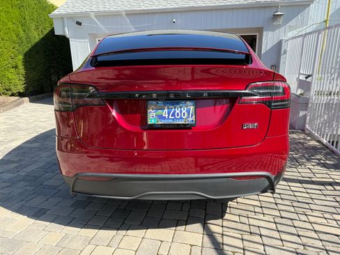 Used 2023 Tesla Model X Plaid image 4