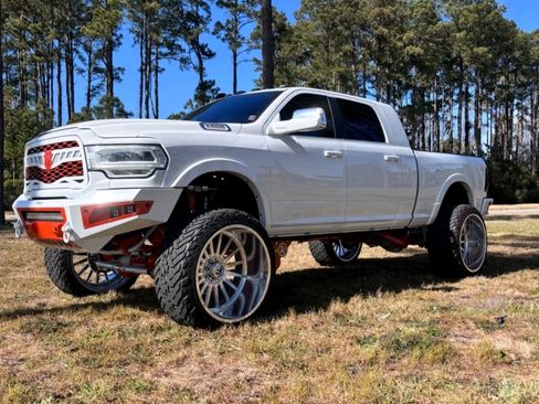 Used 2019 RAM 2500 Laramie w/ Chrome Appearance Group image 10