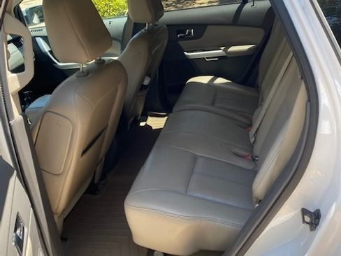 Used 2011 Ford Edge SEL w/ 202A Rapid Spec Order Code FWD image 12