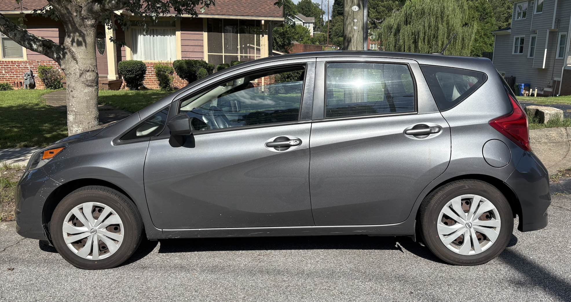 Used 2017 Nissan Versa Note SV FWD image 5