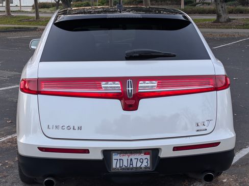 Used 2013 Lincoln MKT EcoBoost Sport Utility 4D image 6