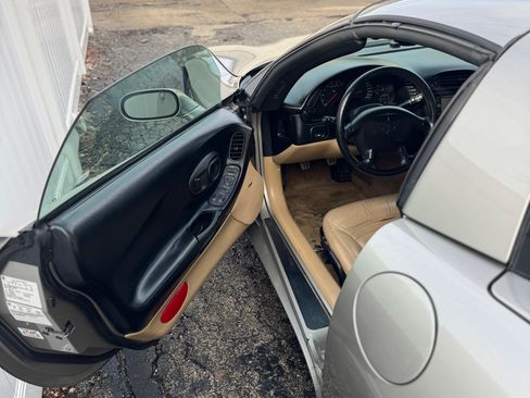 Used 1999 Chevrolet Corvette Coupe w/ Memory Pkg image 12