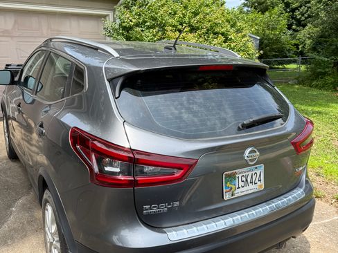 Used 2021 Nissan Rogue Sport SV AWD/4WD image 5