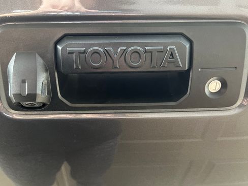 Used 2017 Toyota Tacoma TRD Pro image 11