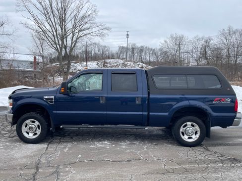 Used 2010 Ford F250 XLT image 1