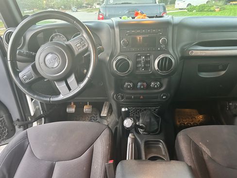 Used 2014 Jeep Wrangler Unlimited Sport w/ Dual Top Group image 5