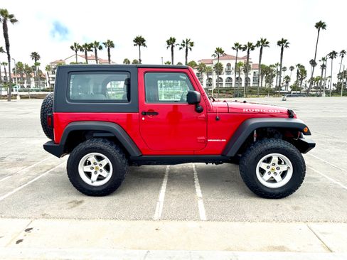 Used 2009 Jeep Wrangler Rubicon w/ Dual Top Group AWD/4WD image 13