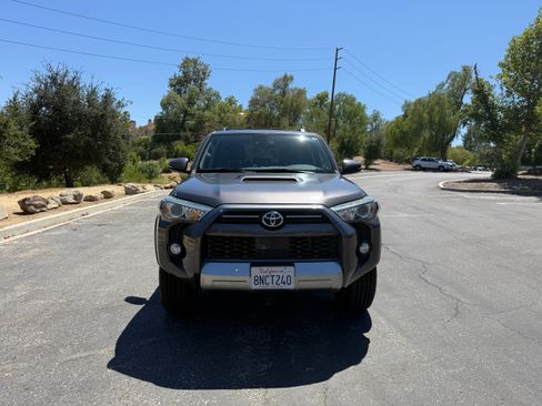 Used 2020 Toyota 4Runner TRD Off-Road Premium w/ Moonroof Package AWD/4WD image 2