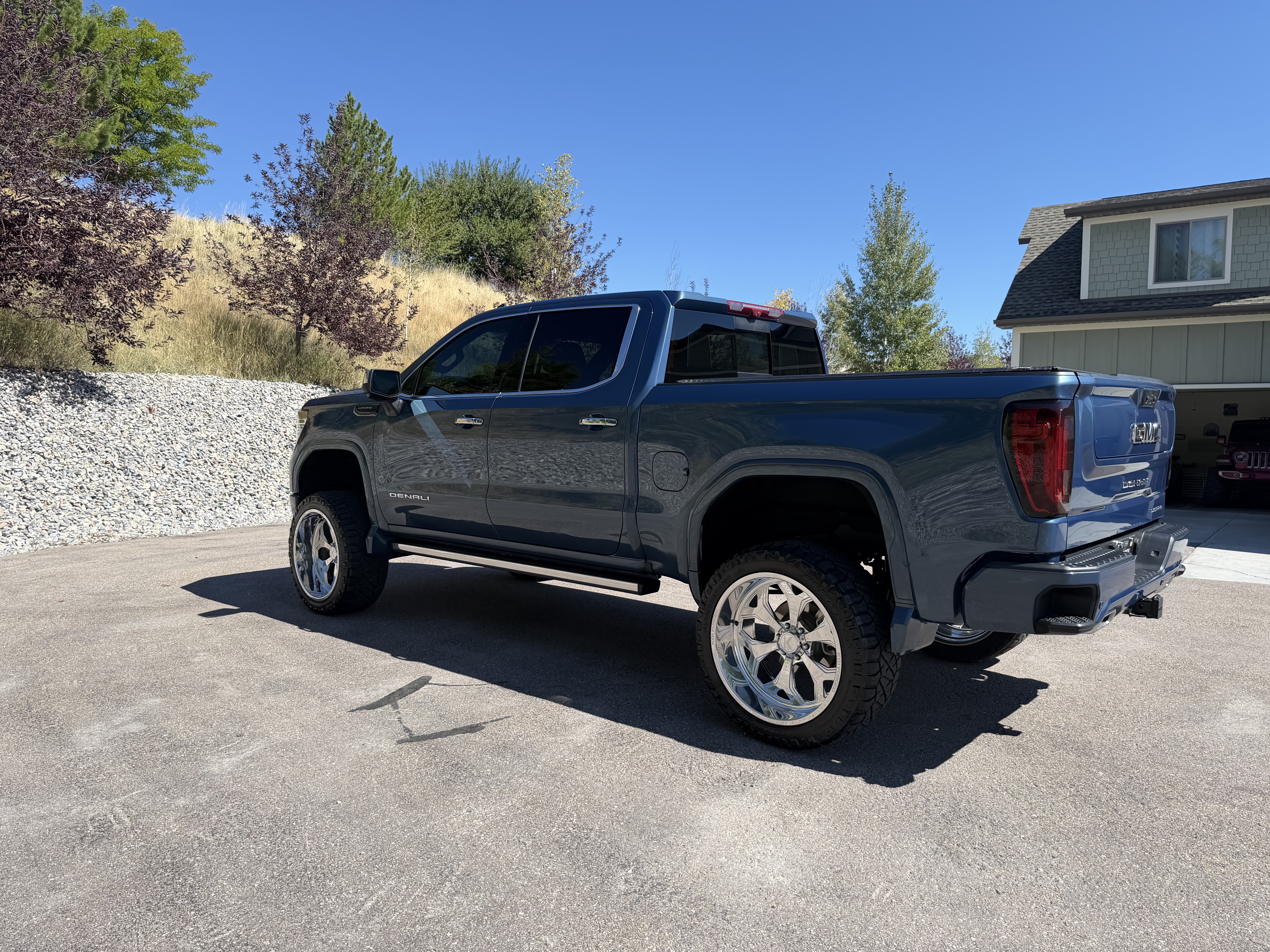 Used 2024 GMC Sierra 1500 Denali Ultimate AWD/4WD image 8