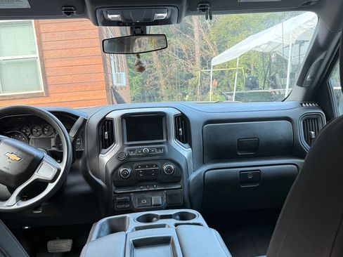 Used 2019 Chevrolet Silverado 1500 Custom image 6