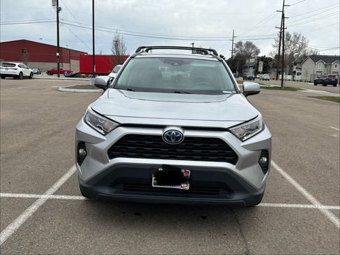 Used 2021 Toyota RAV4 XLE w/ XLE Grade Weather Package image 2