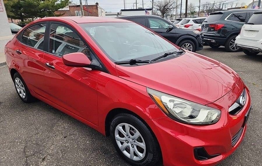 Used 2012 Hyundai Accent GLS FWD image 8