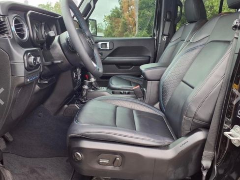 Used 2024 Jeep Wrangler High Altitude AWD/4WD image 9