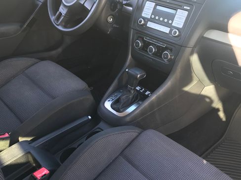 Used 2010 Volkswagen Golf 2-Door image 14