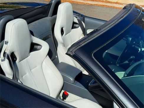 Used 2014 Jaguar F-TYPE Convertible image 23
