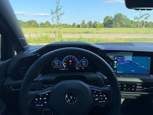 Used 2022 Volkswagen Golf R AWD/4WD image 6