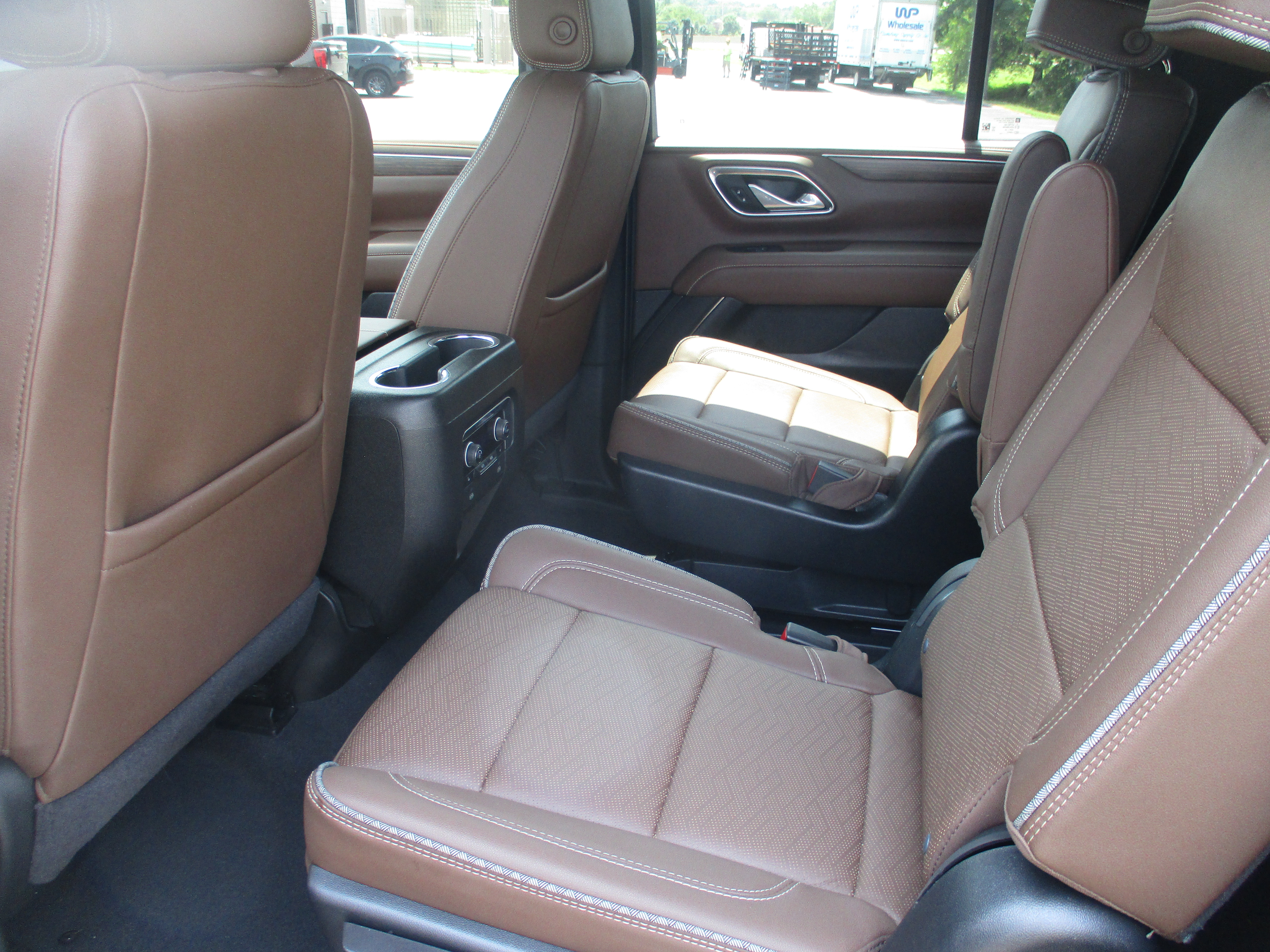 Used 2023 Chevrolet Tahoe High Country AWD/4WD image 13