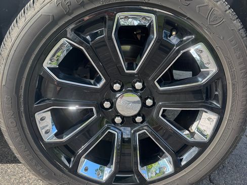Used 2020 GMC Yukon Denali w/ Denali Ultimate Package AWD/4WD image 8