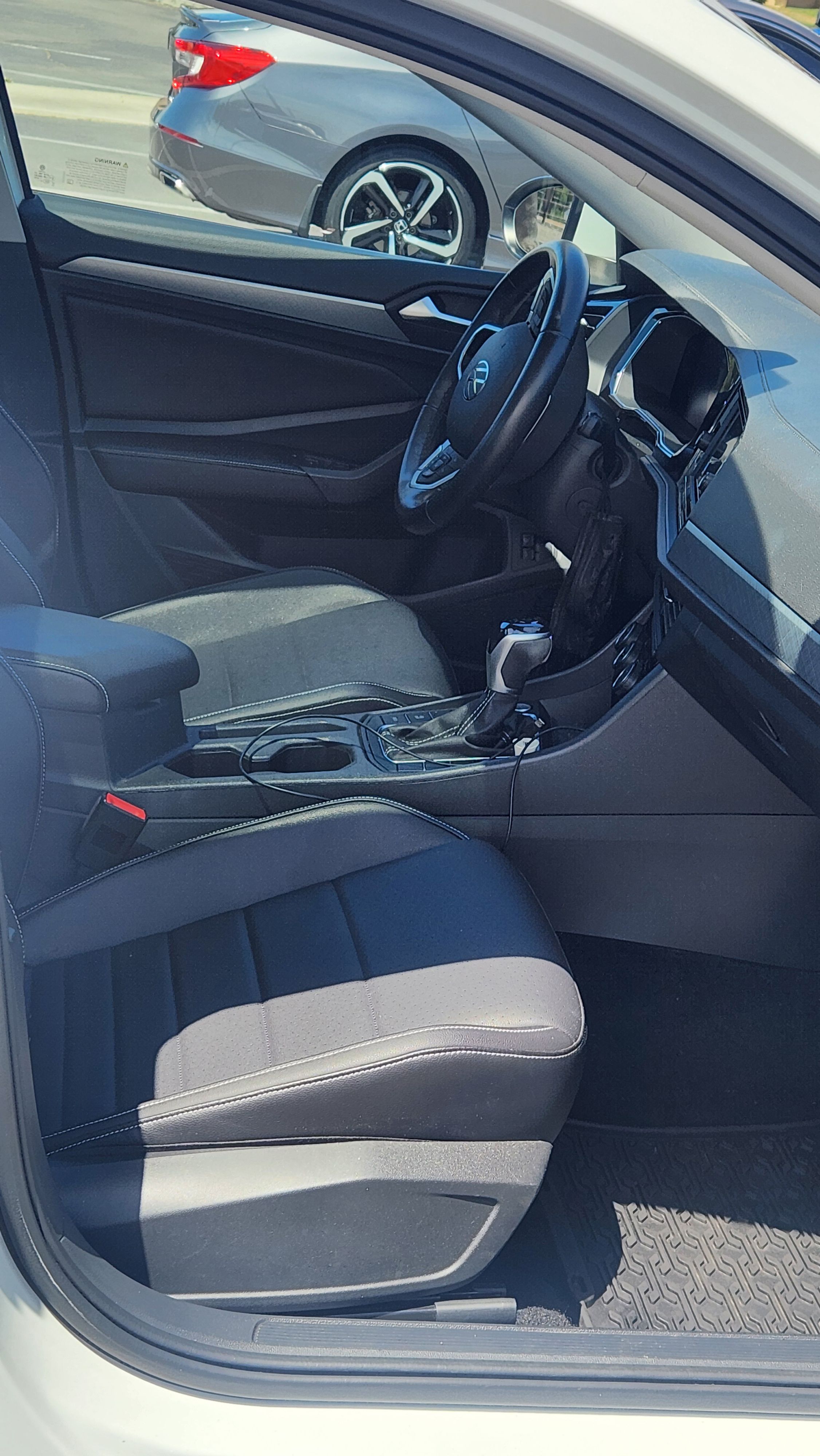 Used 2023 Volkswagen Jetta SE w/ Panoramic Sunroof Package FWD image 8