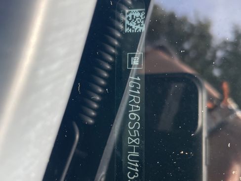 Used 2017 Chevrolet Volt LT w/ Comfort Package image 15