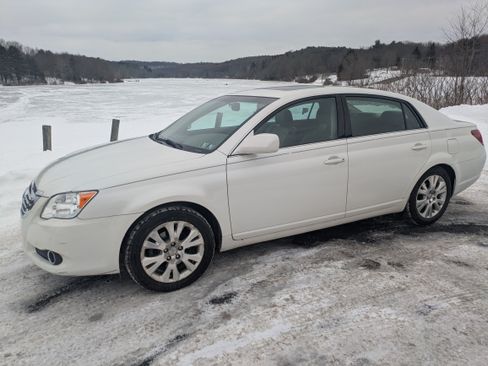 Used 2008 Toyota Avalon XL image 1