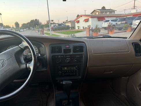 Used 2001 Toyota 4Runner SR5 image 12