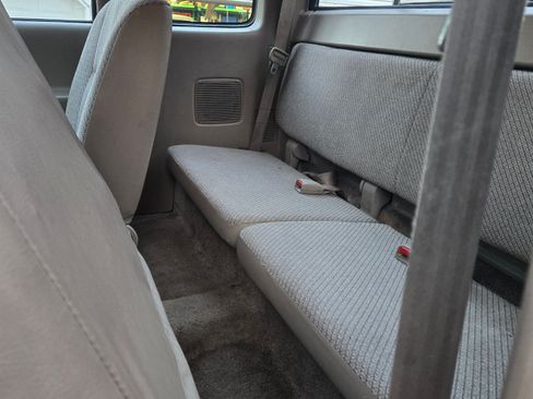 Used 1995 Toyota T100 DX image 6