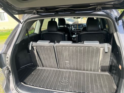 Used 2016 Toyota Highlander Limited Platinum image 9