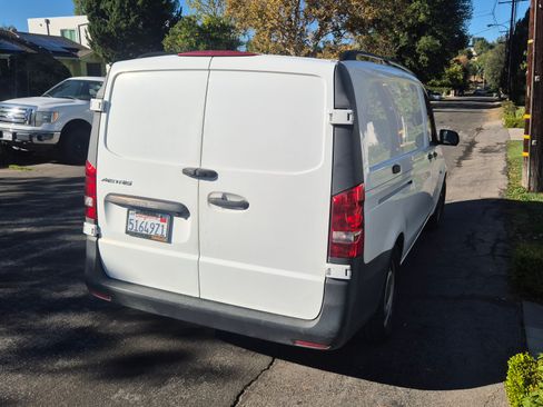 Used 2016 Mercedes-Benz Metris image 4