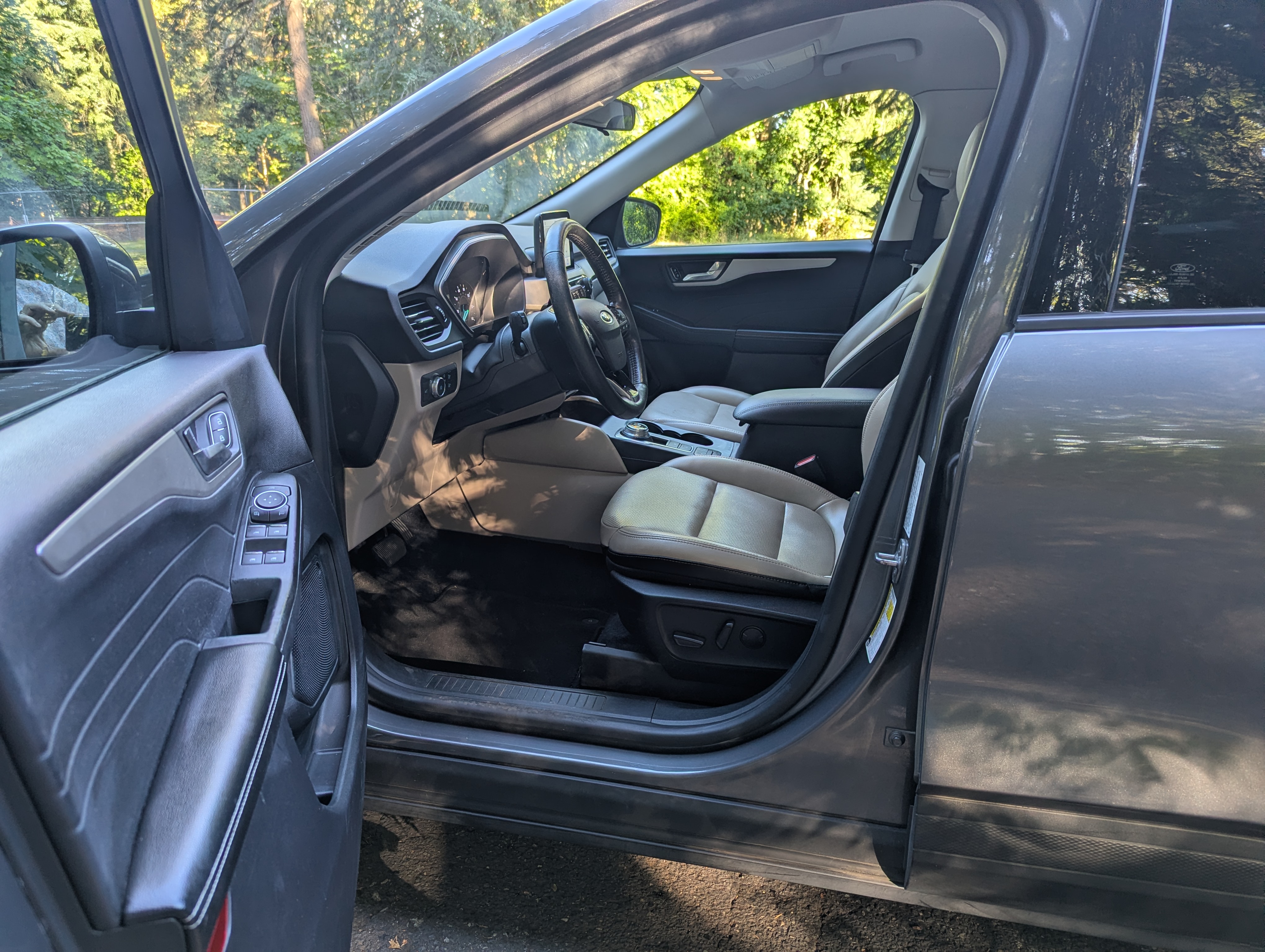 Used 2021 Ford Escape SEL FWD image 12