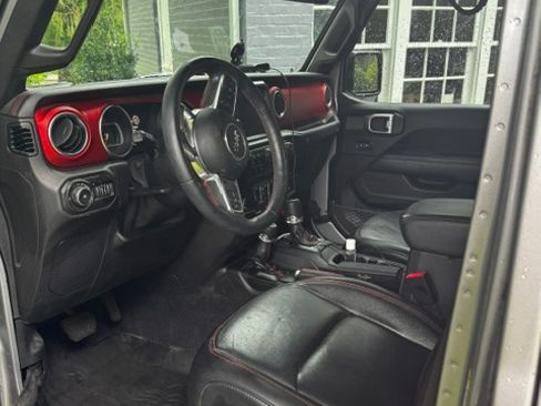 Used 2019 Jeep Wrangler Unlimited Rubicon AWD/4WD image 9