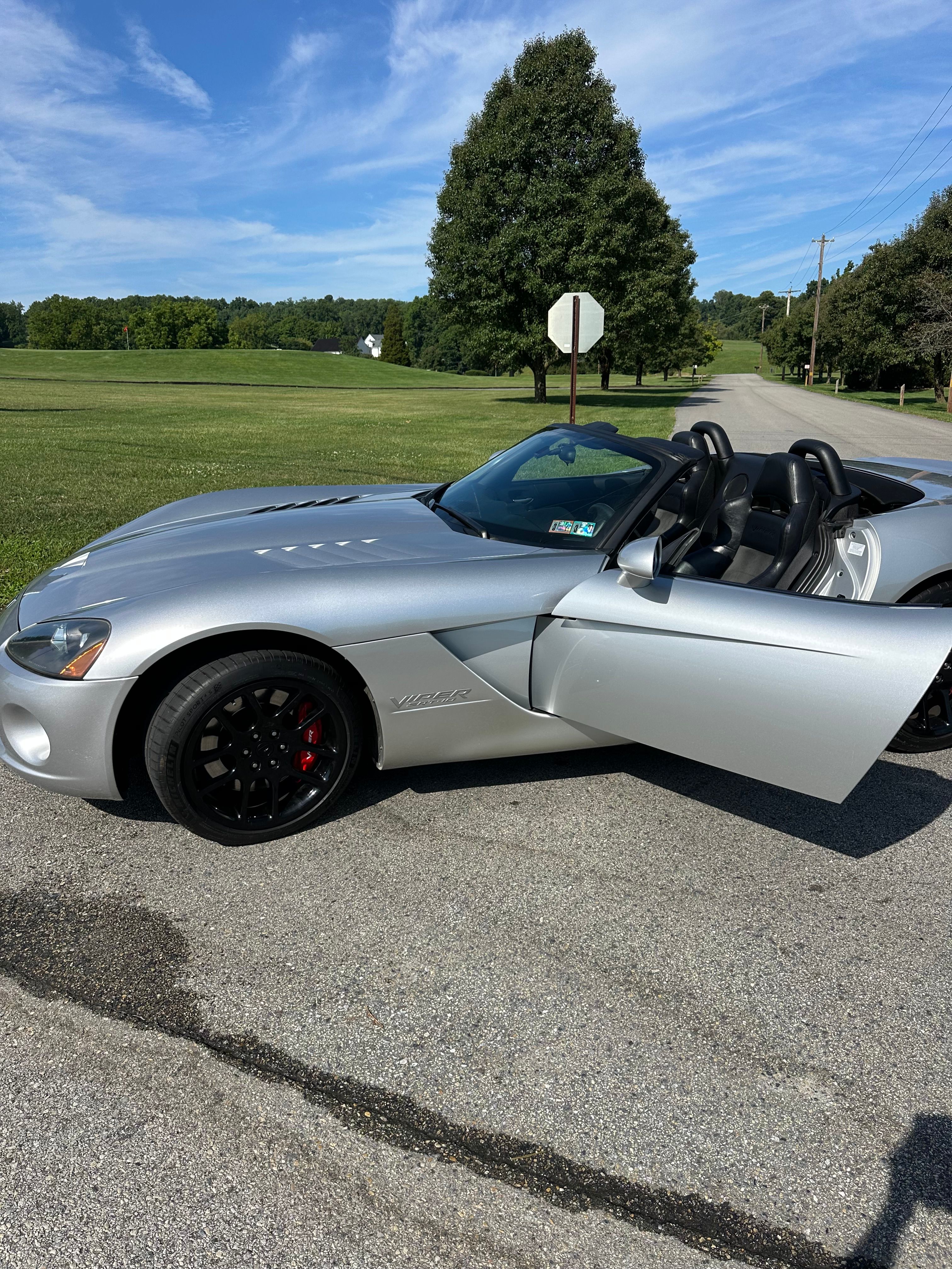 Used 2003 Dodge Viper SRT-10 RWD image 8