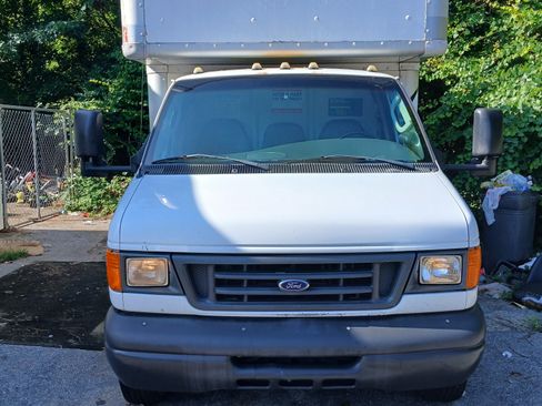 Used 2007 Ford E-450 and Econoline 450 RWD image 1