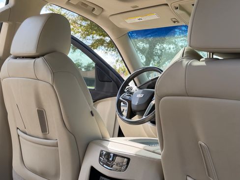 Used 2019 Cadillac Escalade Luxury image 30