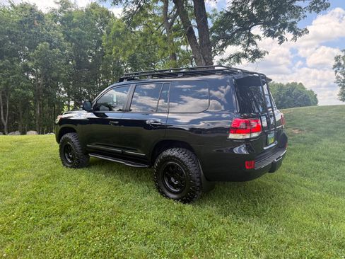 Used 2016 Toyota Land Cruiser AWD/4WD image 4