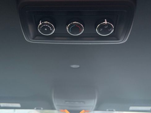 Used 2019 Dodge Grand Caravan SXT image 18