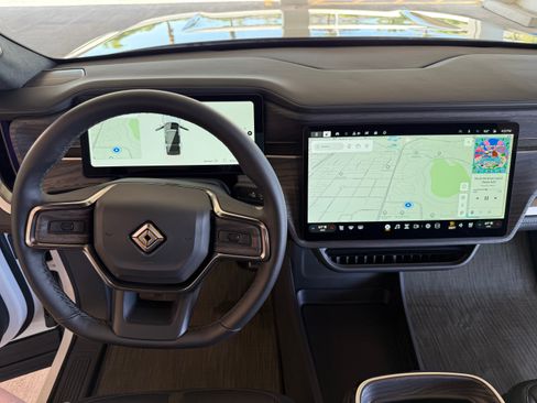 Used 2023 Rivian R1S Adventure AWD/4WD image 23