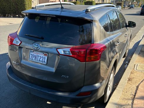 Used 2013 Toyota RAV4 XLE image 1